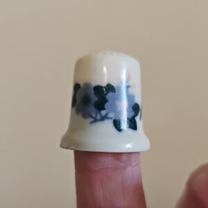Vintage Floral Ceramic Thimble